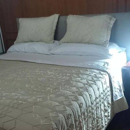 Ezeiza Bed And Breakfast Extérieur photo